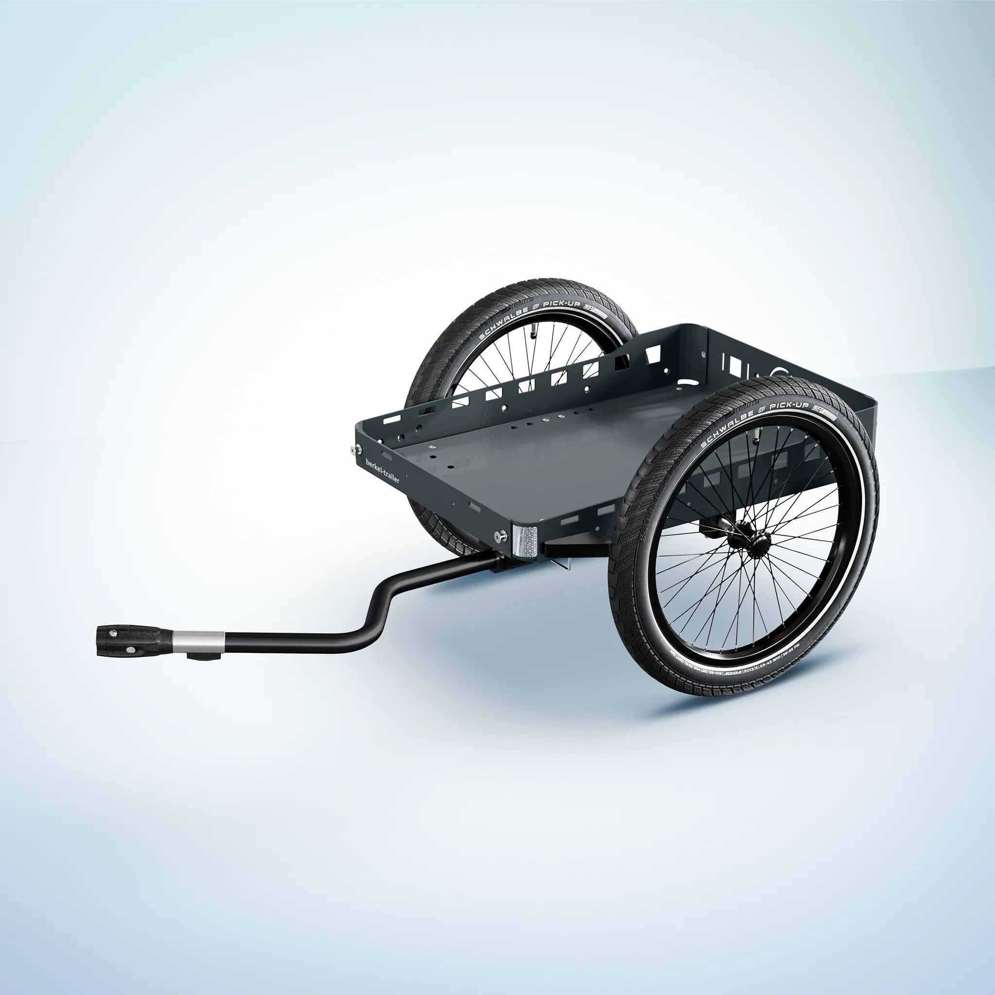 Der Crafty 500 ist ein Allrounder als Lastenanhänger aus dem Hause Berkel-Trailer. Hier in anthrazit.