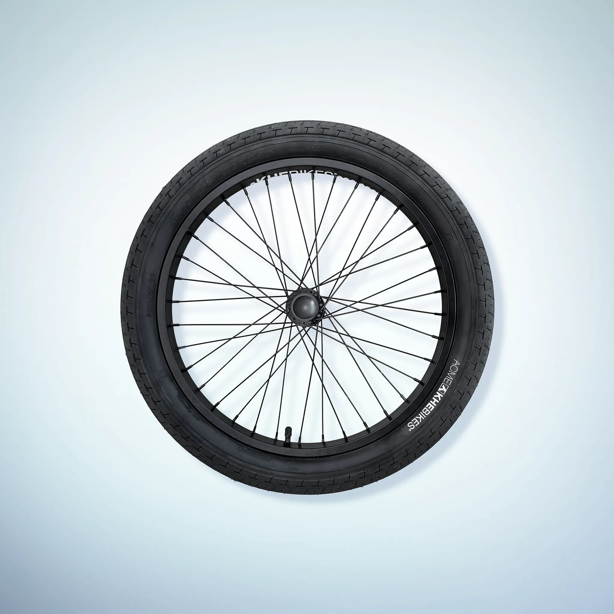 Laufrad in schwarz mit 20" KHEBIKES BMX Bereifung für Steckachsmontage 12mm. Einzeln oder paarweise in unserem Berkel-Trailer Shop.