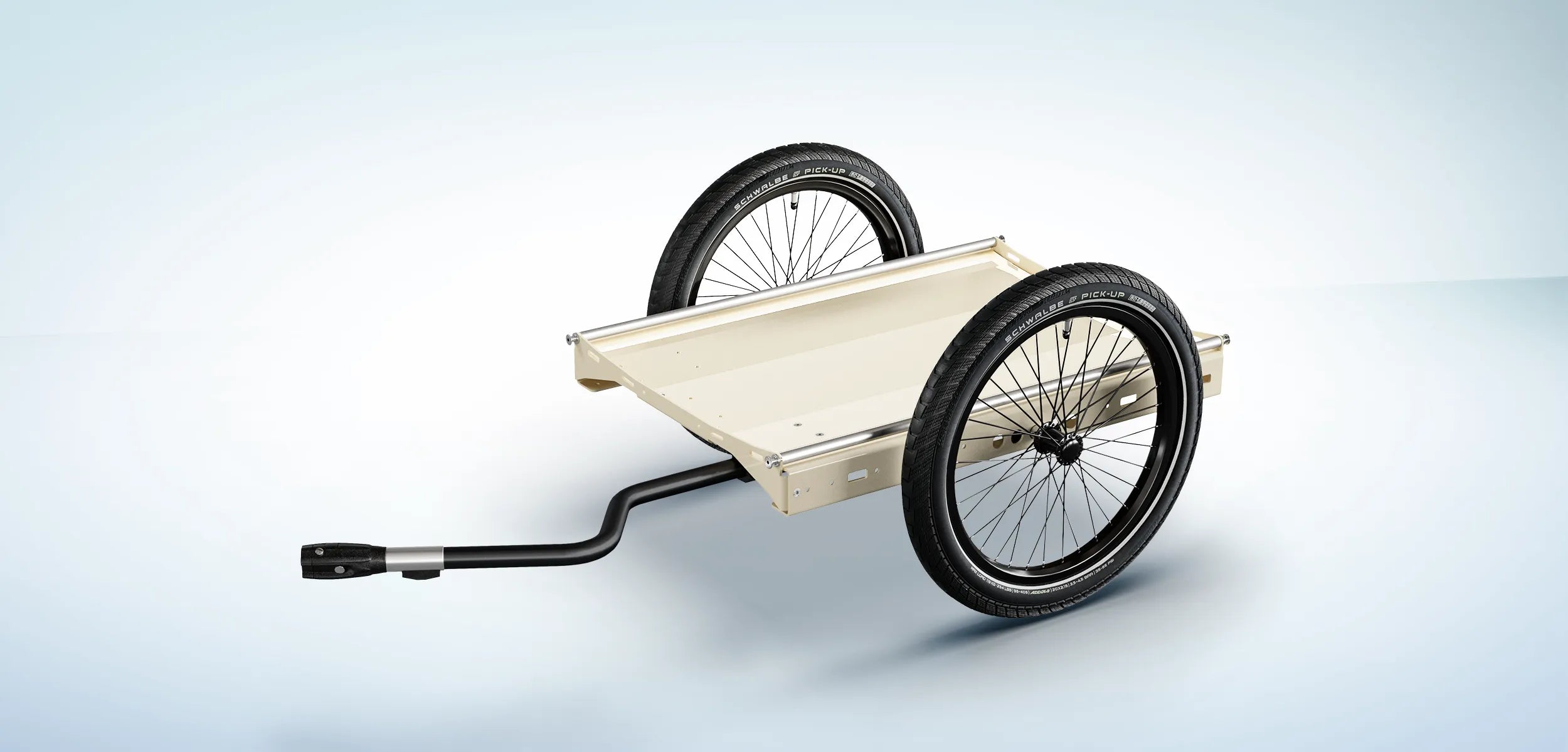 Fahrradanhänger für Lasten von Berkel-Trailer in cremeweiss. Hier das Modell Flipper für eine beidseitige Nutzung. Abgestimmt mit schwarzen 20 Zoll Rädern und einer schwarzen Deichsel. Ein echter Hingucker.